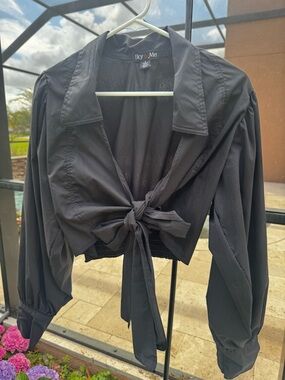 IkY & Me Black Tie-Front Cropped Blouse
